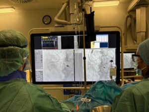 Klinik Ottakring Herzkatheter Live Case 2025 Eingriff groß am Bildschirm