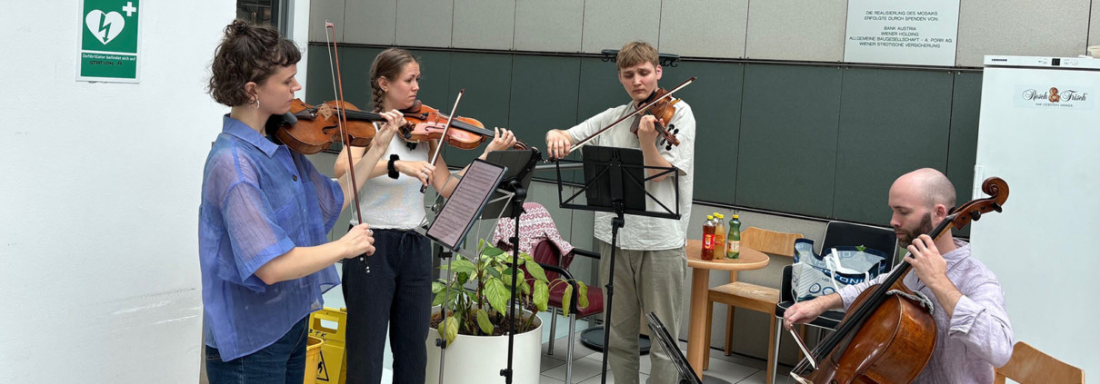 Inn.wien Ensemble spielt ein sommerliches Konzert in der Aula des Onkologiezentrums