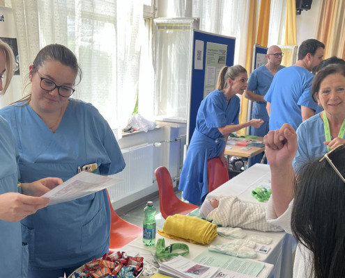 Besucher*innen am Open Day of Nursing in der Klinik Ottakring